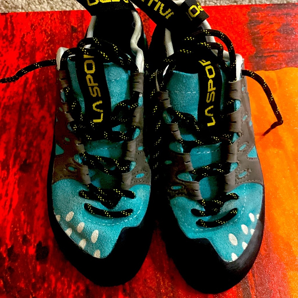 LA Sportiva Rock Climbing Shoe Size 37.5